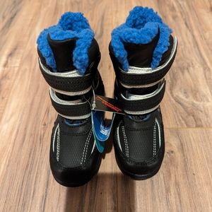 Totes kids boys snow boots. Size 8t.